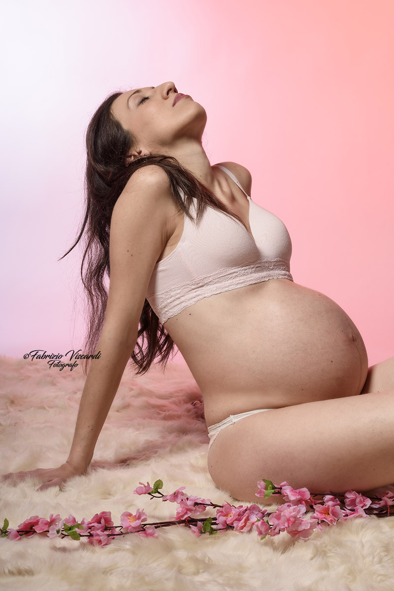 Fabrizio Viscardi Fotografo: servizio fotografico di maternità in sala di posa a La Spezia